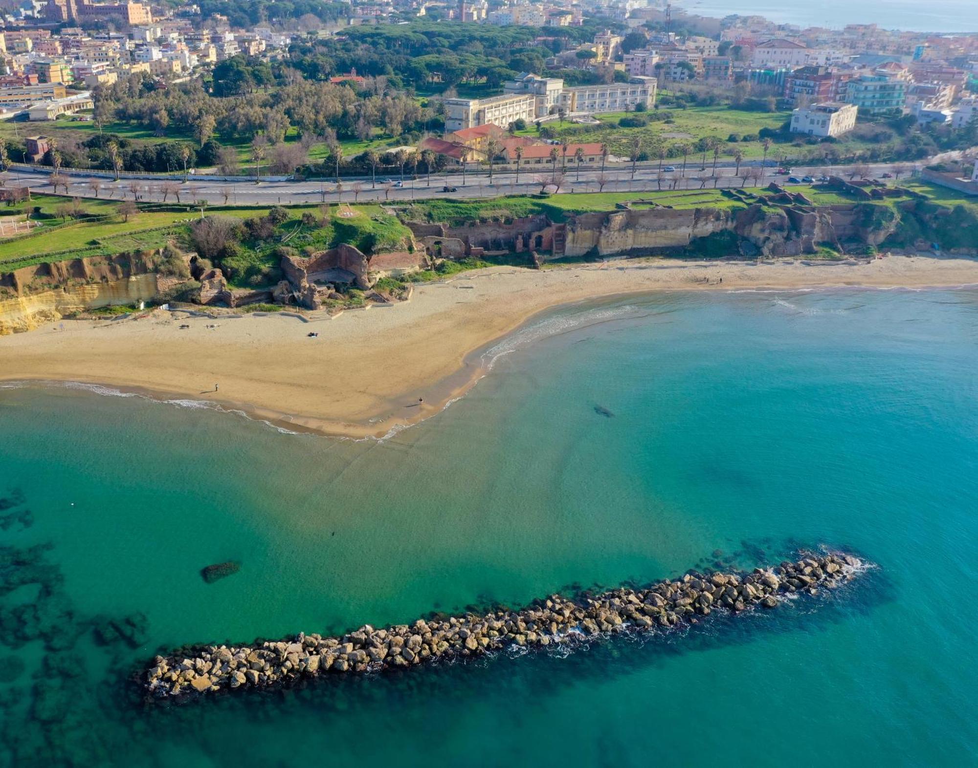 The Shabby House - Charming Seaside Retreat In Central Anzio, Steps From Beach And Train Station Eksteriør bilde