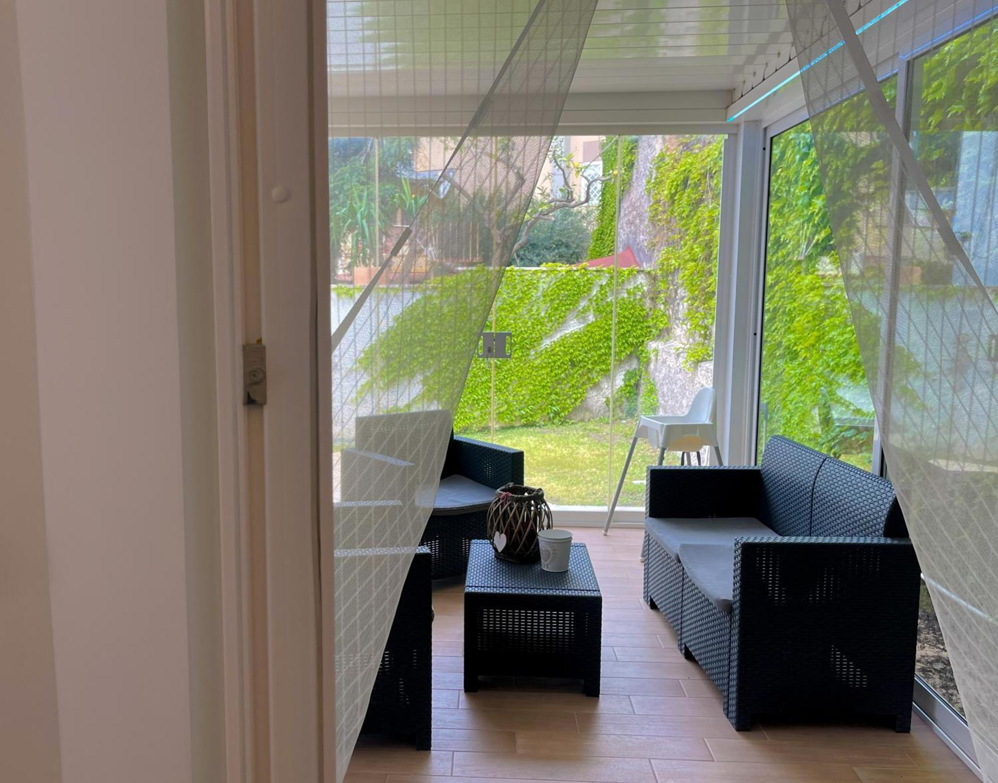 The Shabby House - Charming Seaside Retreat In Central Anzio, Steps From Beach And Train Station Eksteriør bilde