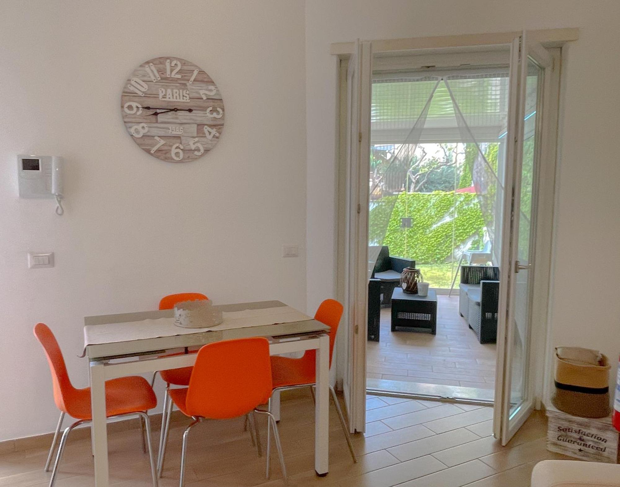 The Shabby House - Charming Seaside Retreat In Central Anzio, Steps From Beach And Train Station Eksteriør bilde