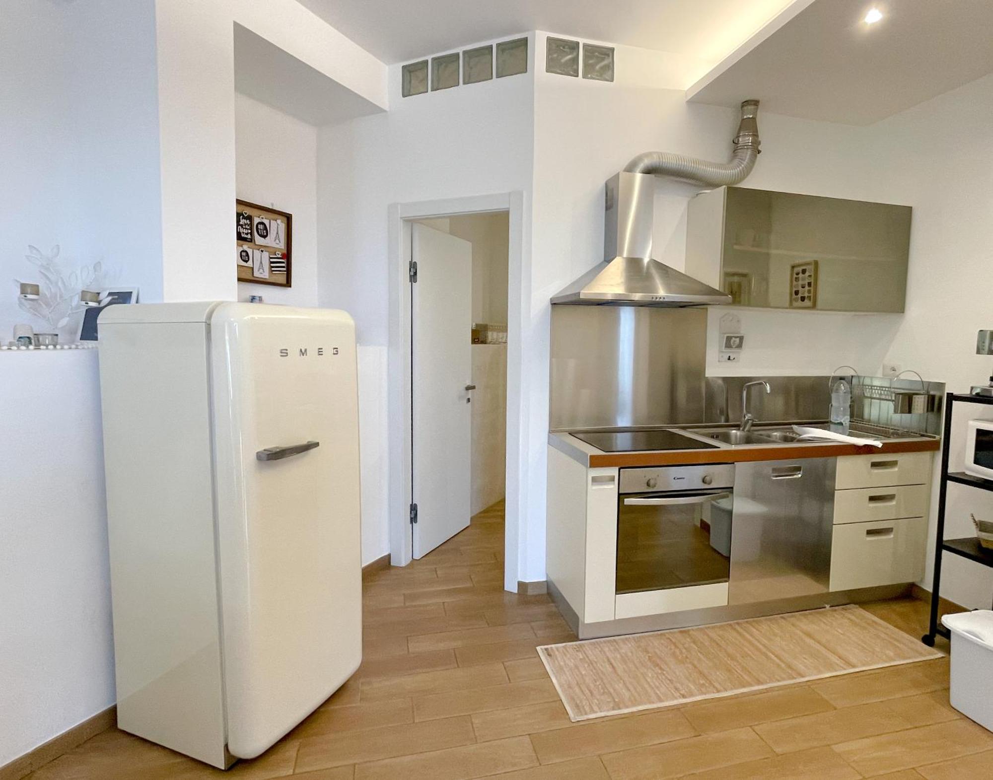 The Shabby House - Charming Seaside Retreat In Central Anzio, Steps From Beach And Train Station Eksteriør bilde