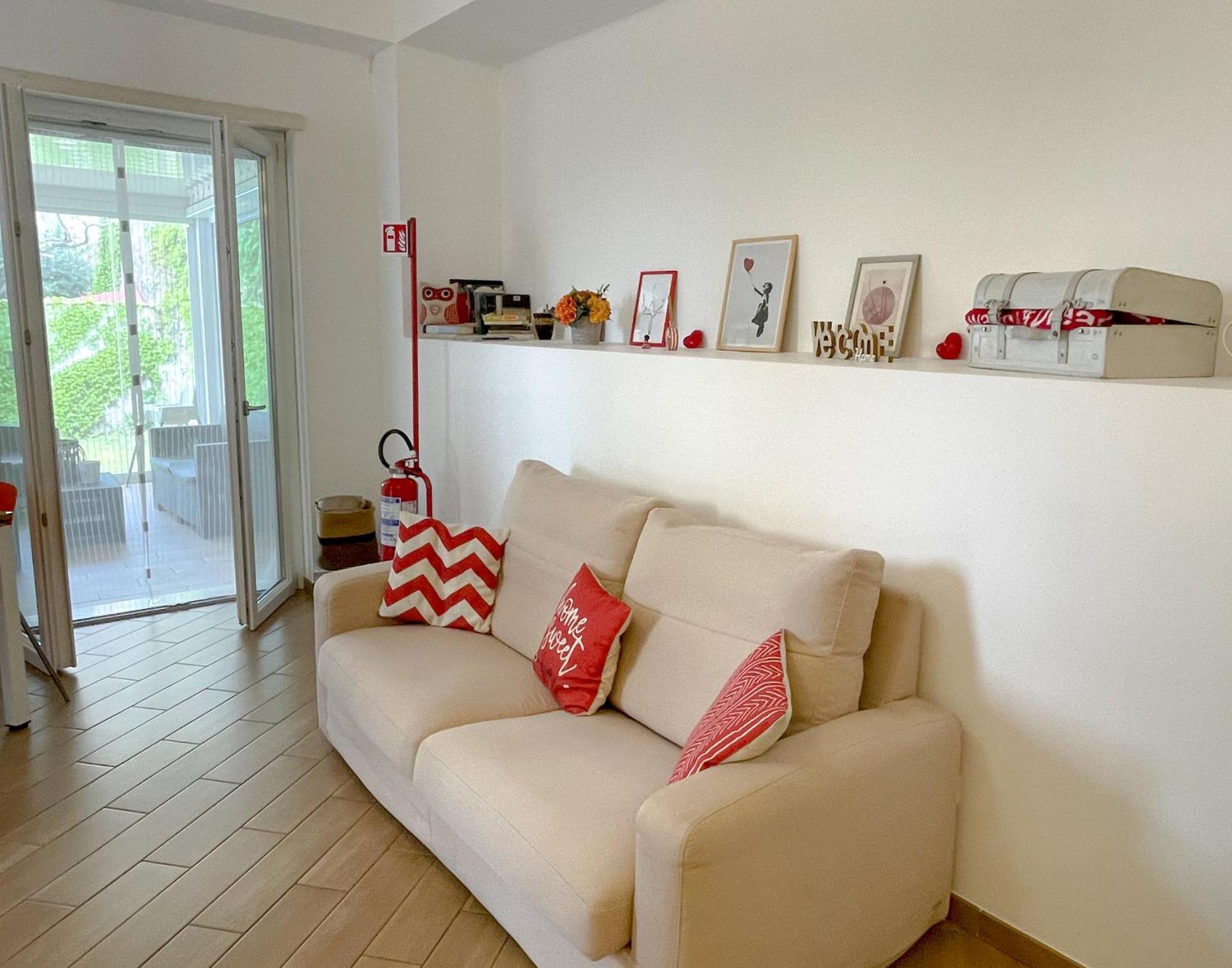 The Shabby House - Charming Seaside Retreat In Central Anzio, Steps From Beach And Train Station Eksteriør bilde