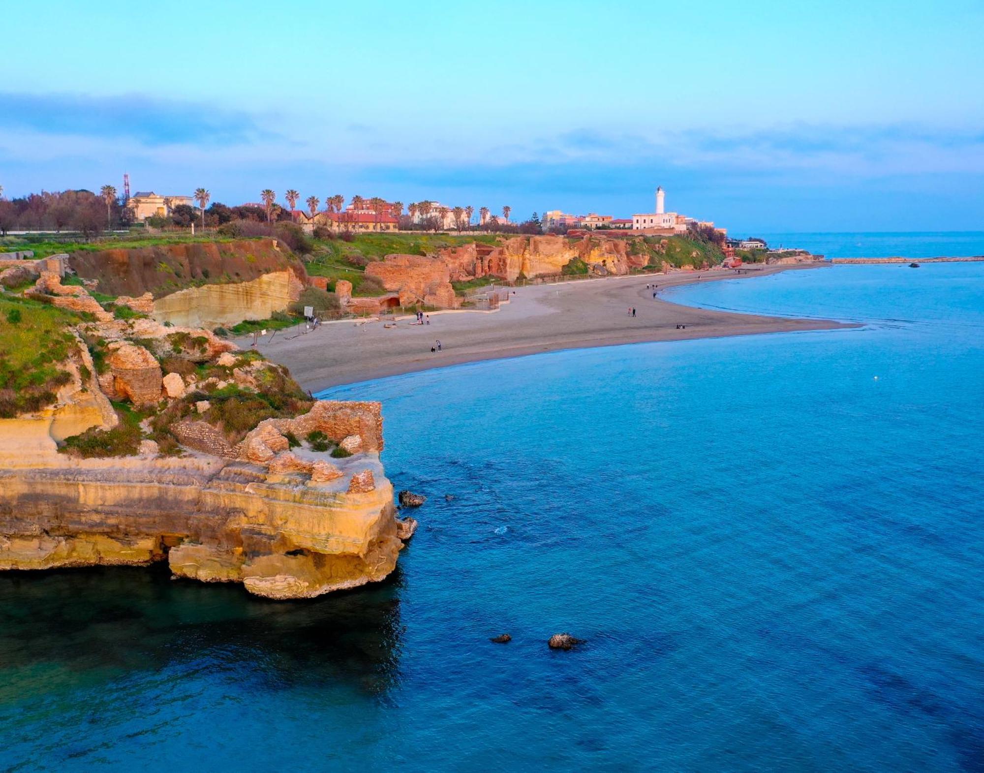 The Shabby House - Charming Seaside Retreat In Central Anzio, Steps From Beach And Train Station Eksteriør bilde