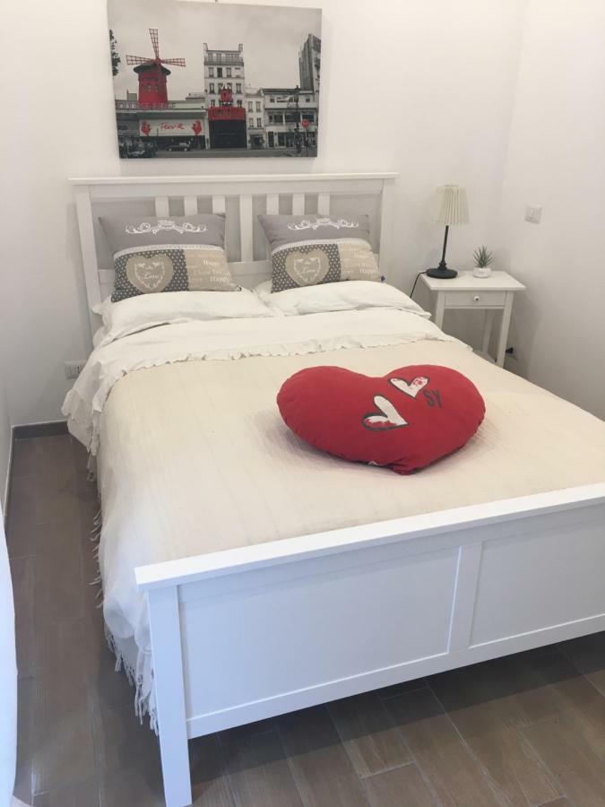 The Shabby House - Charming Seaside Retreat In Central Anzio, Steps From Beach And Train Station Eksteriør bilde
