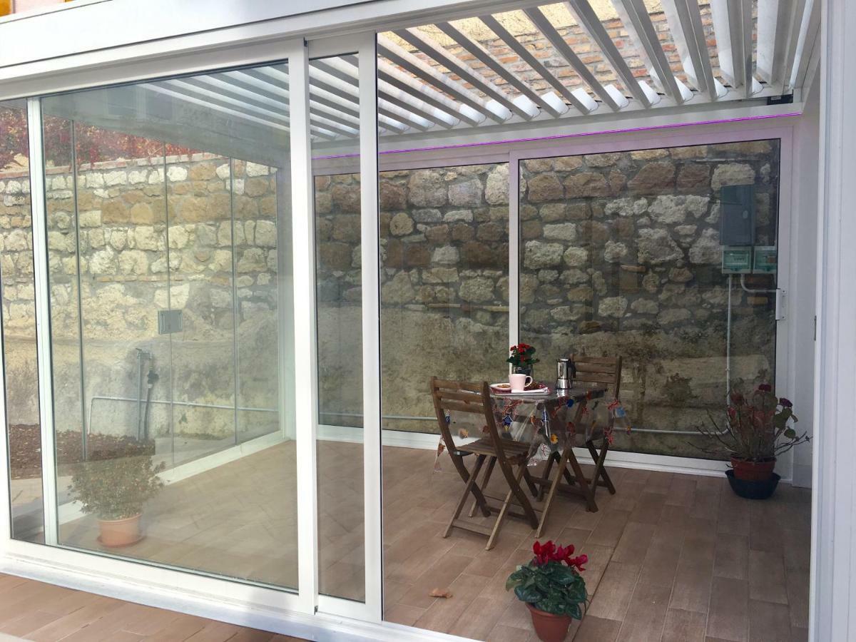 The Shabby House - Charming Seaside Retreat In Central Anzio, Steps From Beach And Train Station Eksteriør bilde