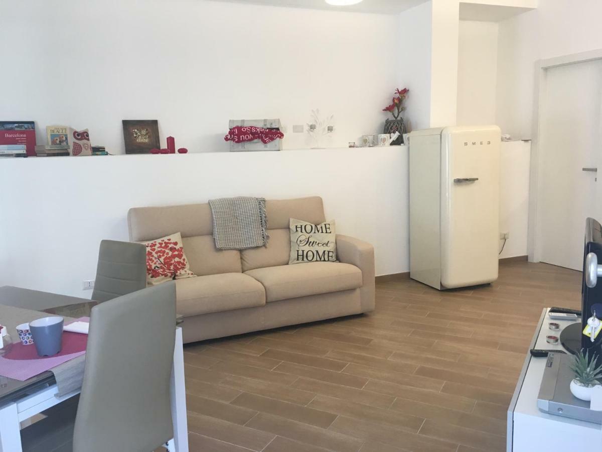 The Shabby House - Charming Seaside Retreat In Central Anzio, Steps From Beach And Train Station Eksteriør bilde