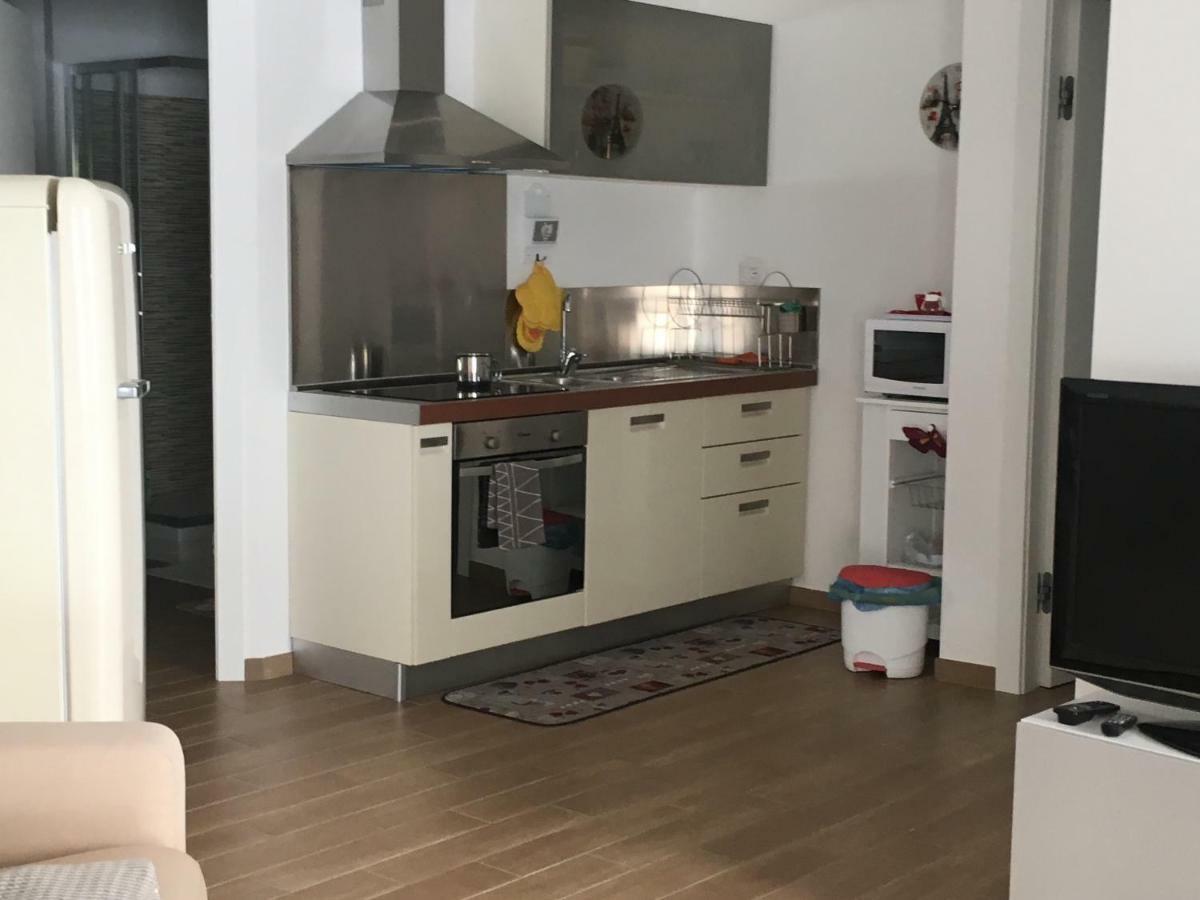 The Shabby House - Charming Seaside Retreat In Central Anzio, Steps From Beach And Train Station Eksteriør bilde