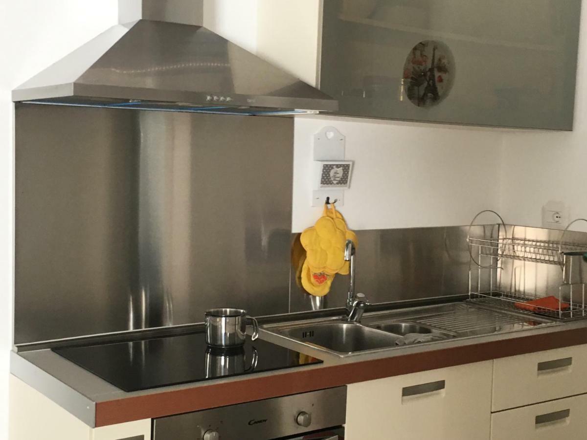 The Shabby House - Charming Seaside Retreat In Central Anzio, Steps From Beach And Train Station Eksteriør bilde